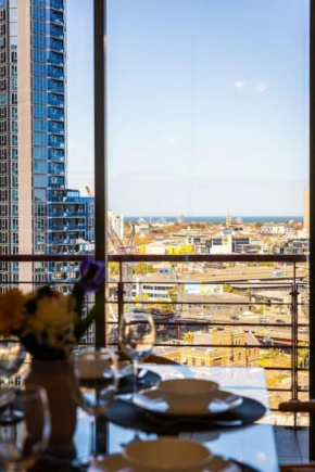 LUXURY STAY 3BR City View in Southbank Next to CROWN